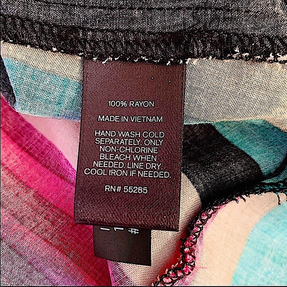 🆕🔥EXPRESS SILKY&SEXY MULTICOLORED FLOWY DRESS!!ASYMETRICAL BEAUTIFUL COLORS!! - Picture 9 of 13